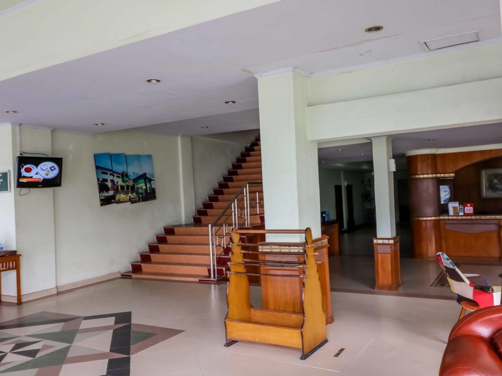 Hotel Nida Tampan Universitas Riau Hr. Subrantas Pekanbaru