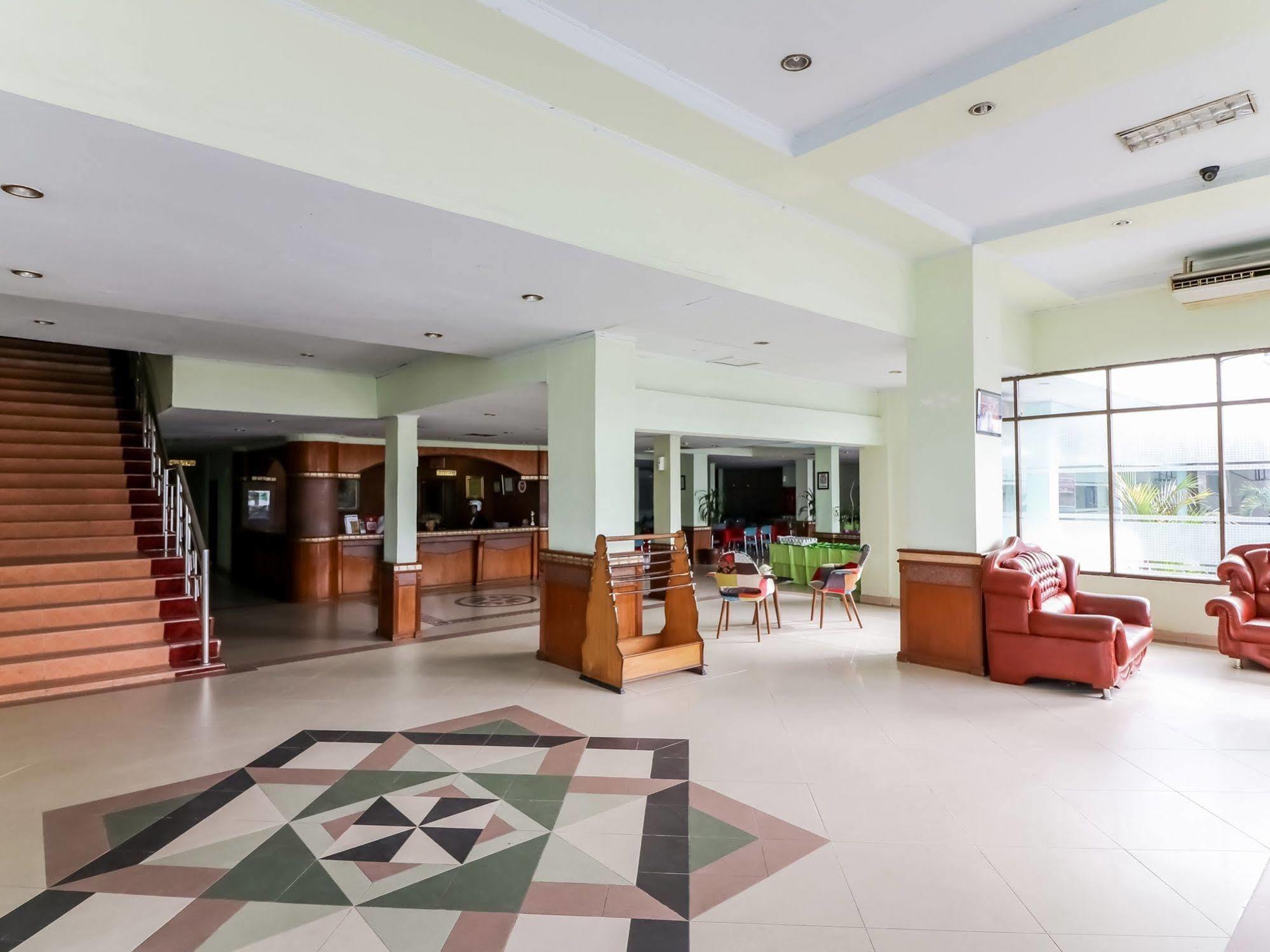Nida Tampan Universitas Riau Hr. Subrantas Hotel *