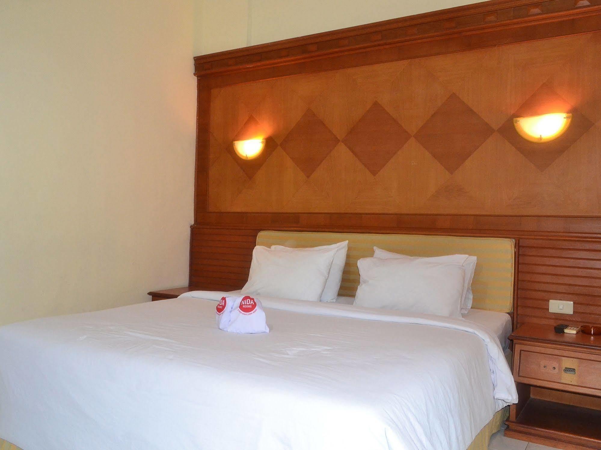 Hotel Nida Tampan Universitas Riau Hr. Subrantas