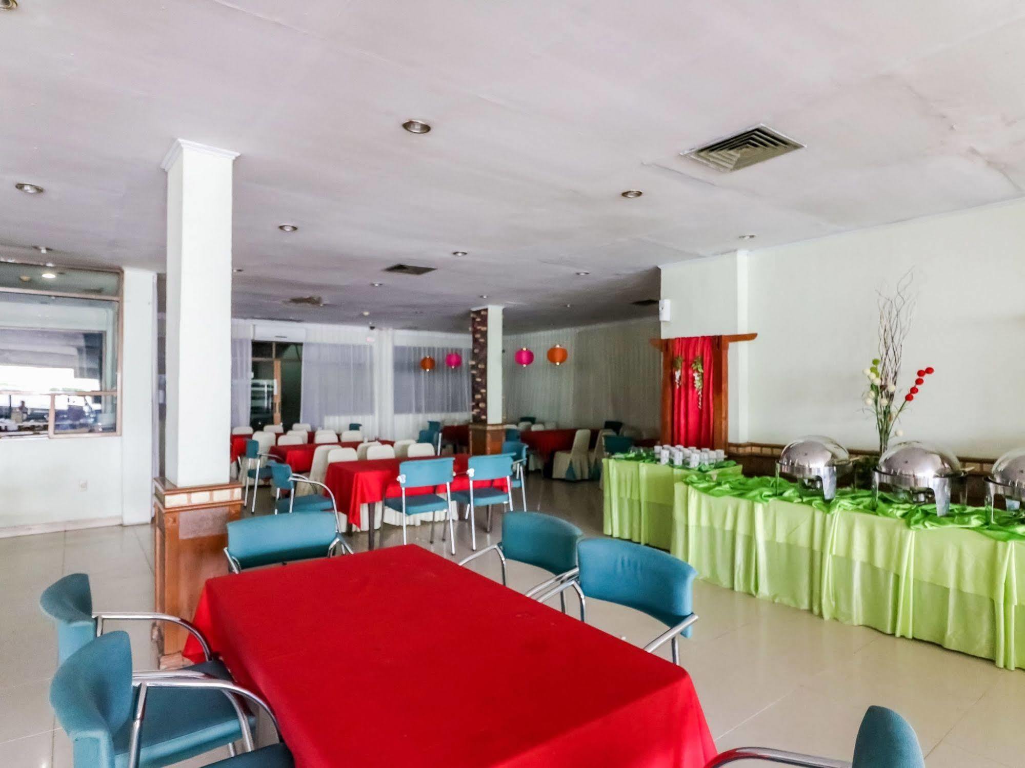 Nida Tampan Universitas Riau Hr. Subrantas Hotel