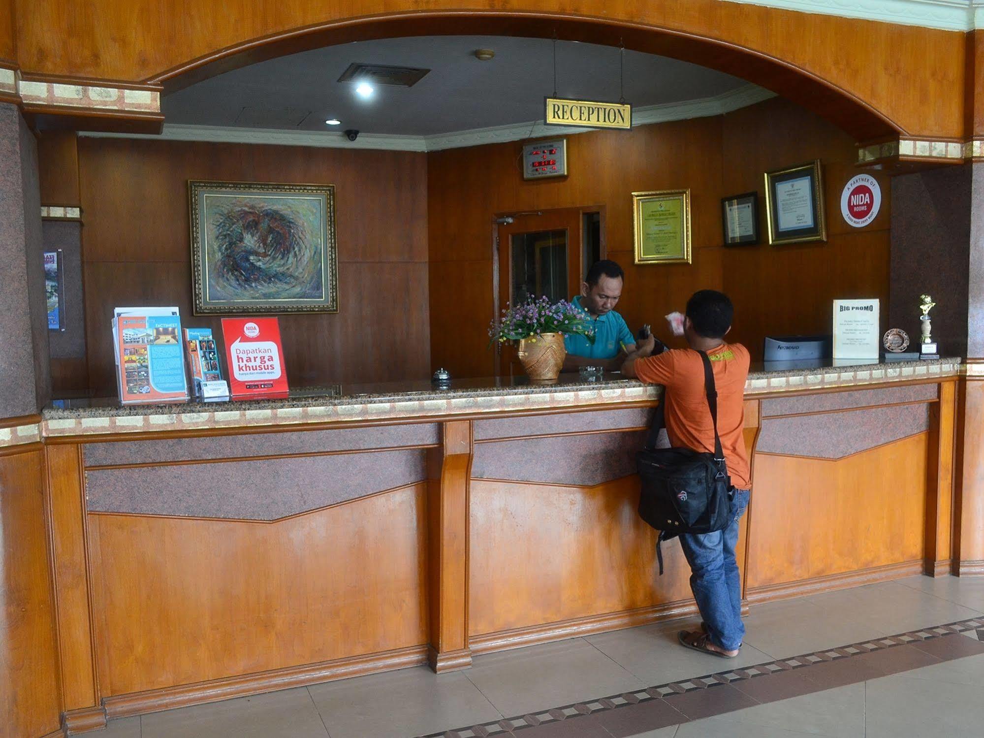 Nida Tampan Universitas Riau Hr. Subrantas Hotel