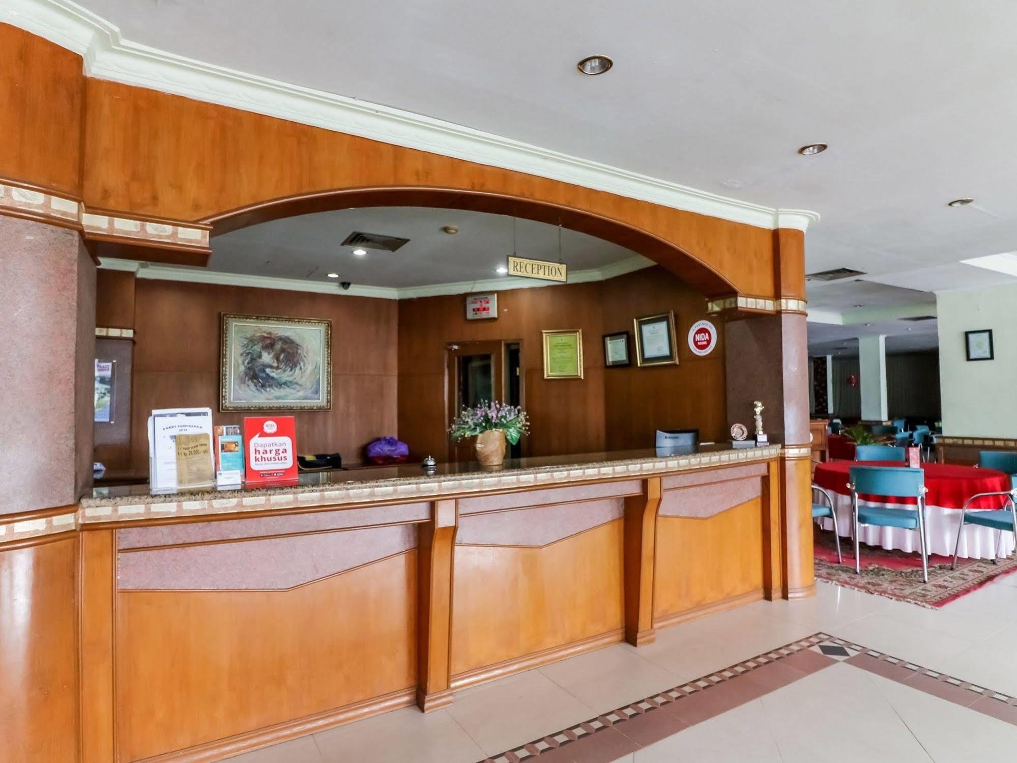 Nida Tampan Universitas Riau Hr. Subrantas *