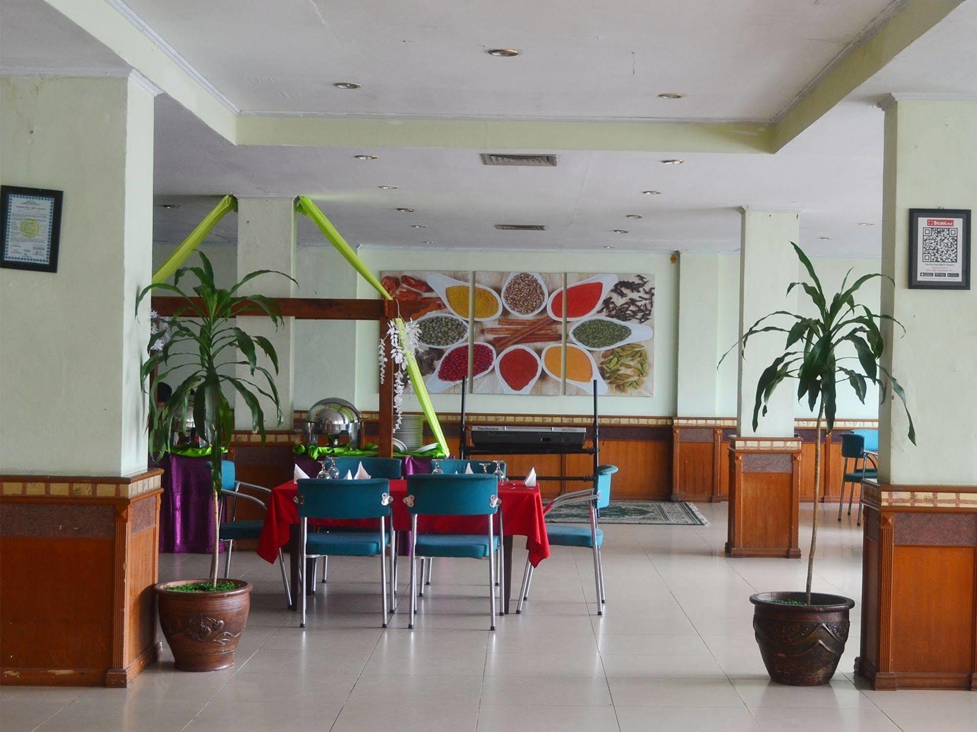 Hotel Nida Tampan Universitas Riau Hr. Subrantas