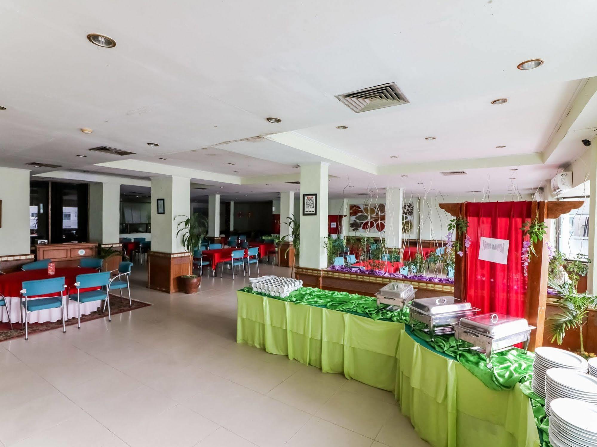 Nida Tampan Universitas Riau Hr. Subrantas Pekanbaru